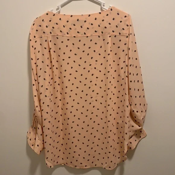 NWT- Ann Taylor Loft, long sleeve blouse with button sleeve. - Picture 2 of 4